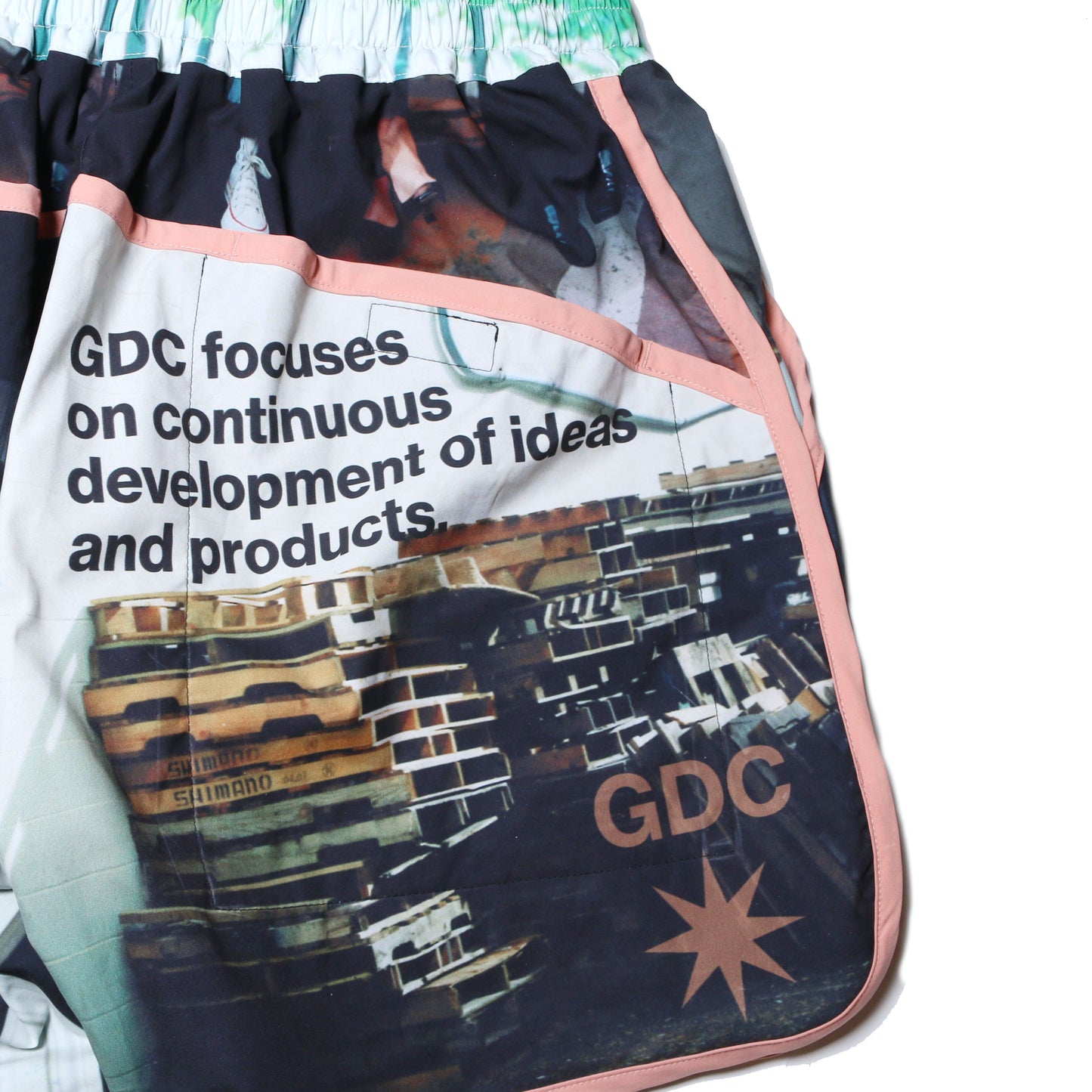 【予約商品：5月上旬以降のお届け予定】GDC x NATAL DESIGN "ROB SHORTS COLLAGE"