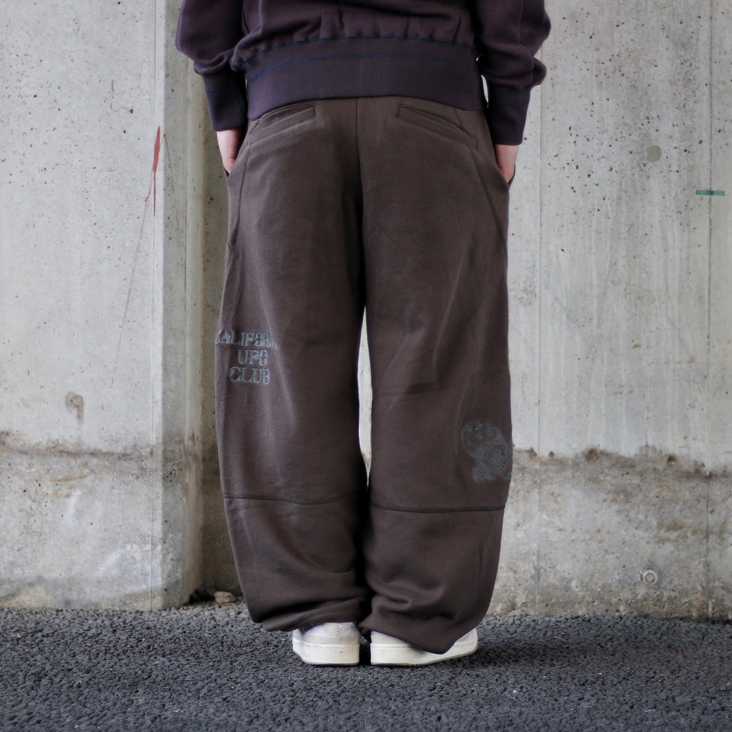 CURVY SWEAT PANTS 3D